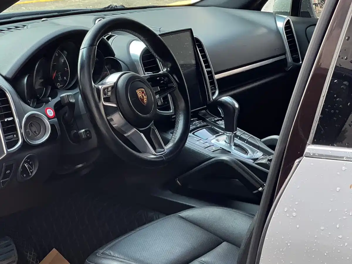 Porsche Cayenne 2014 Cayenne Platinum Edition 3.0T фото 4
