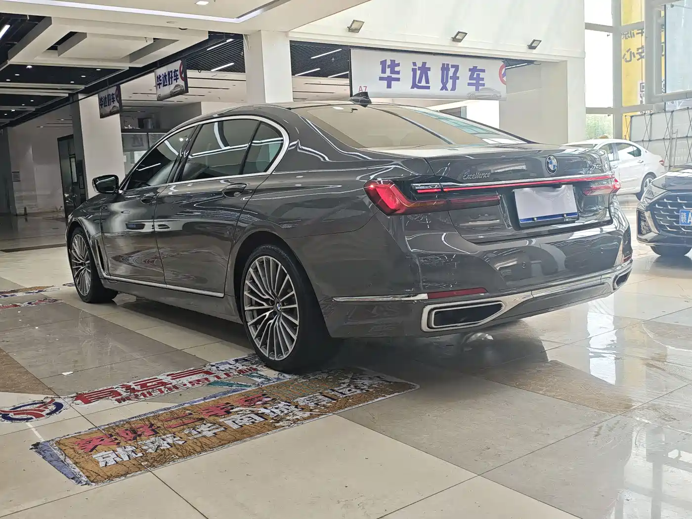 BMW 7 Series 2019 740Li Premium Luxury Package фото 4