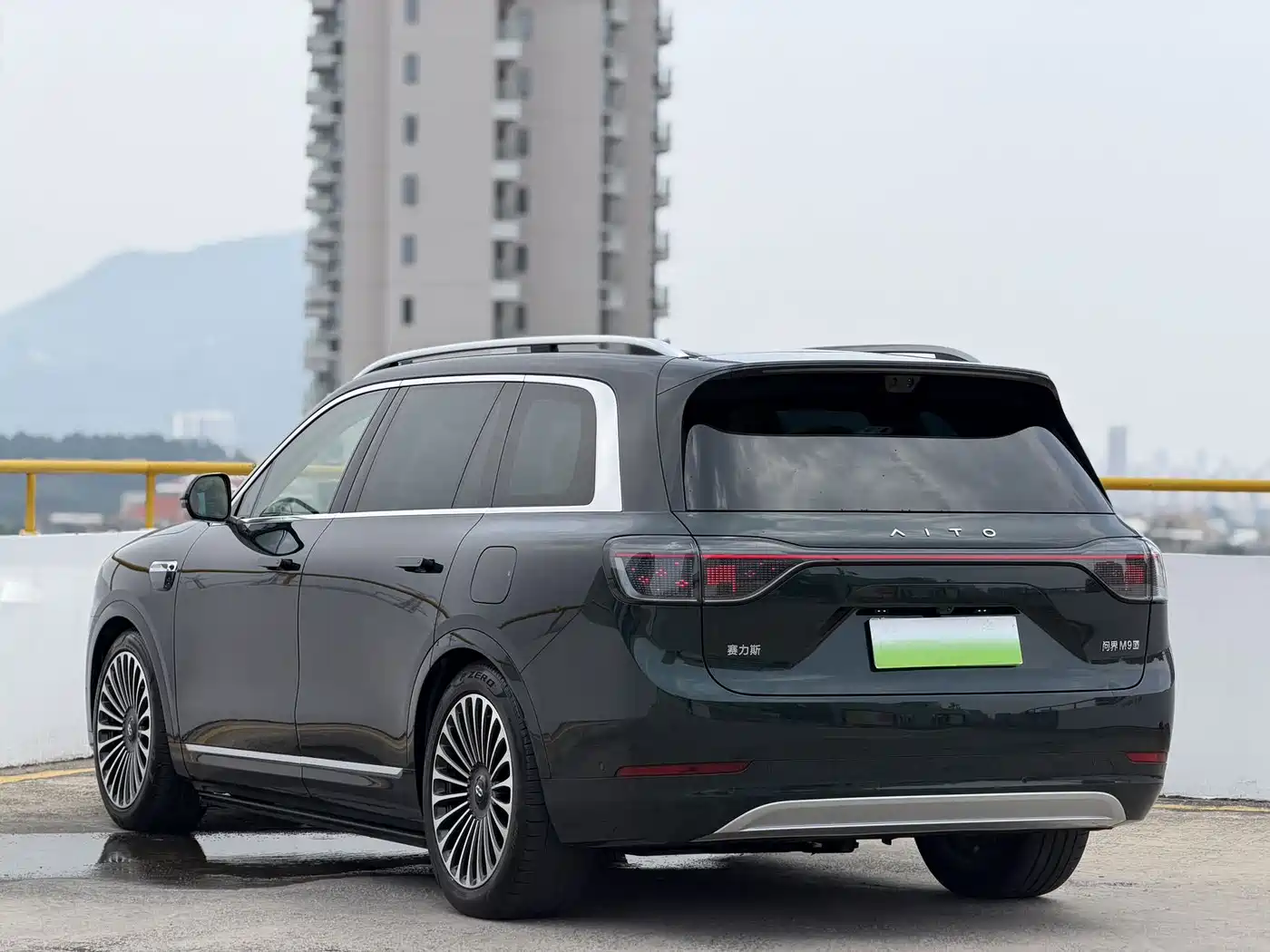 AITO Wenjie AITO M9 2025 Pure Electric Ultra 100kWh 6-Seater фото 6