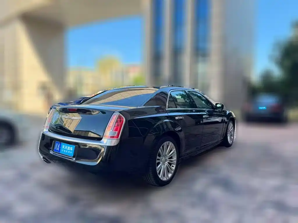 Chrysler 300C (Import) 2013 2013 3.6L Prestige Edition