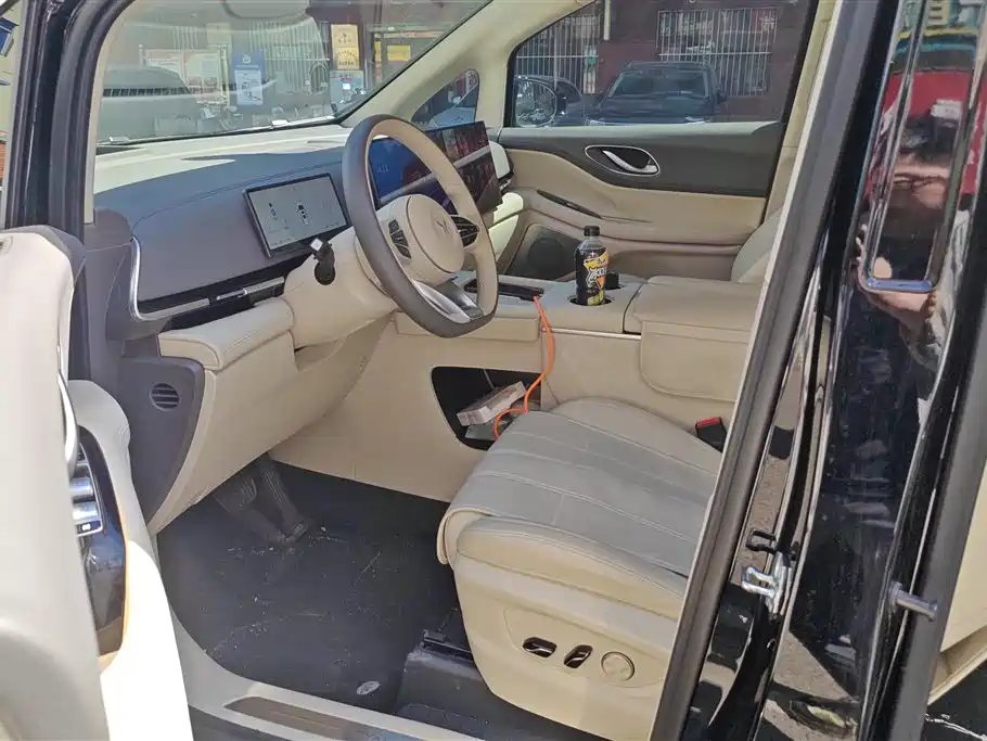 Voyah Auto Voyah Dreamer 2025 PHEV 4WD Kunpeng Premium Edition фото 9