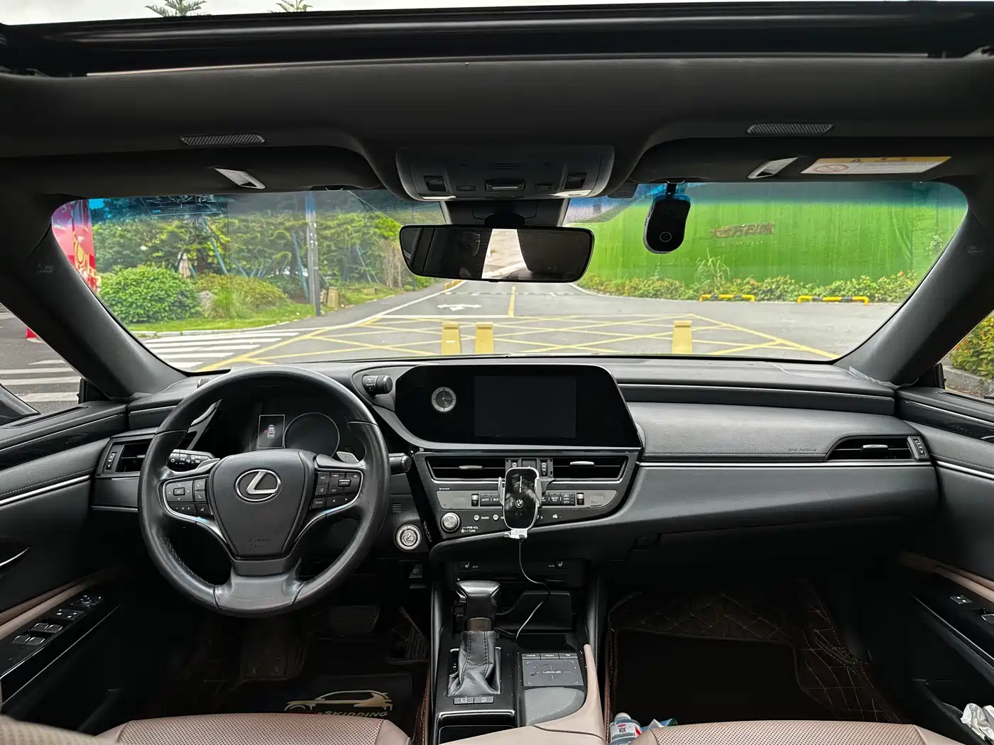 Lexus ES 2022 200 Excellence Edition фото 7
