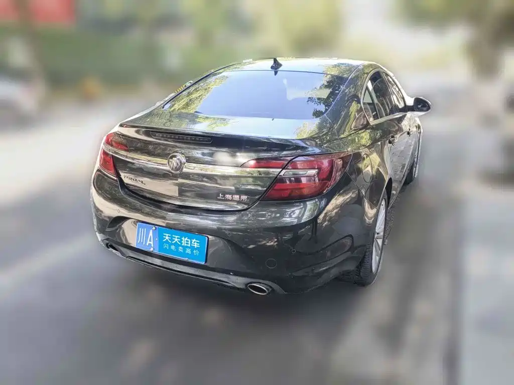 Photo 2 - Buick Regal
