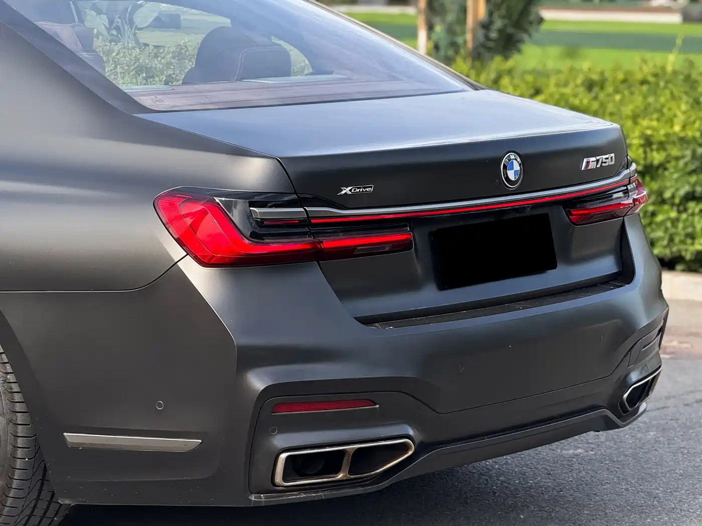 BMW 7 Series 2017 750Li xDrive Customized Edition (4-Seater) фото 16