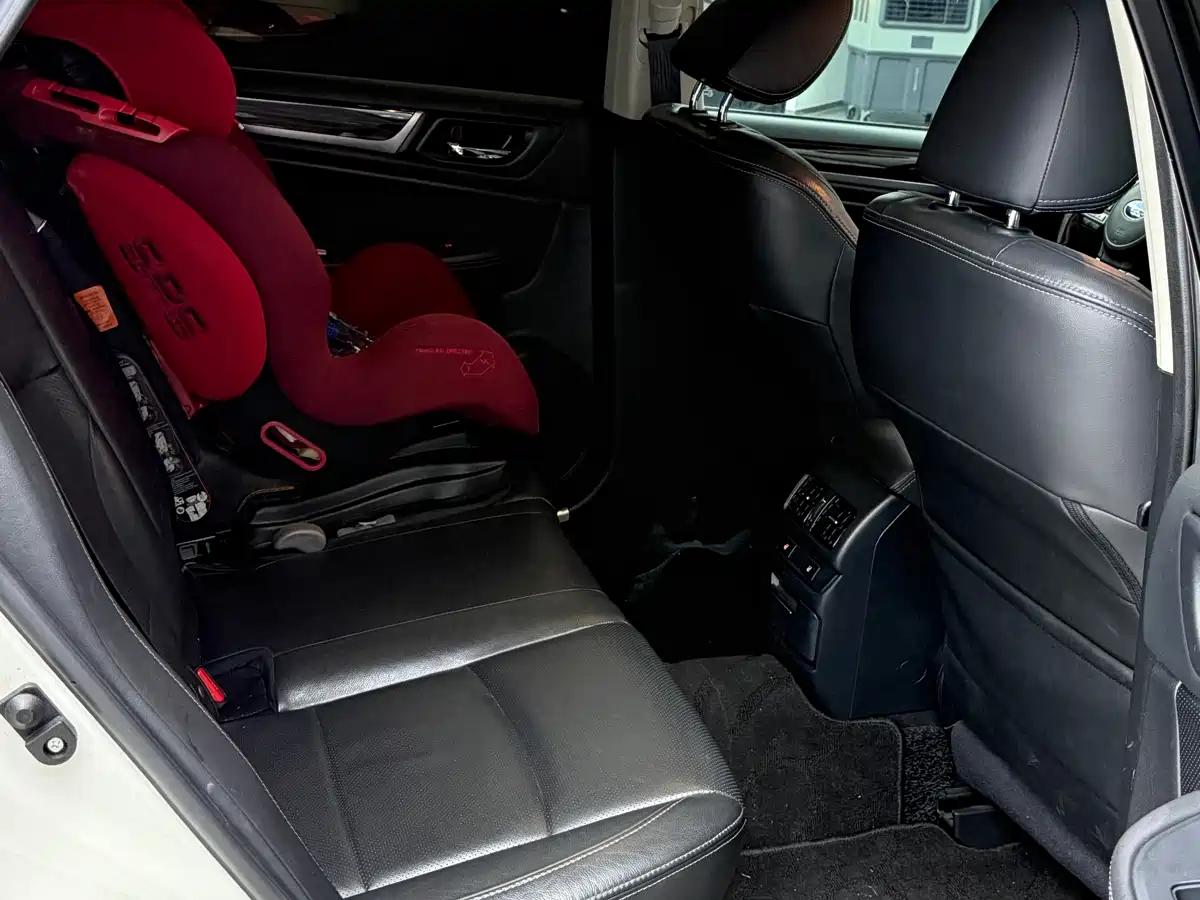 Subaru Outback 2015 2.5i Luxury Navigation Edition фото 10