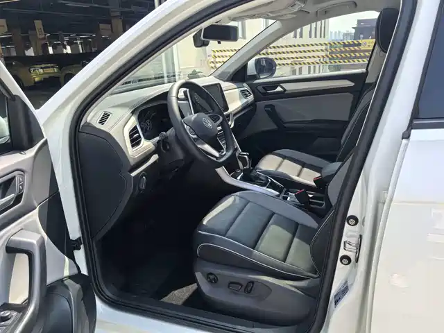 Volkswagen T-ROC 2023 280TSI DSG 2WD Time Edition — фото 4