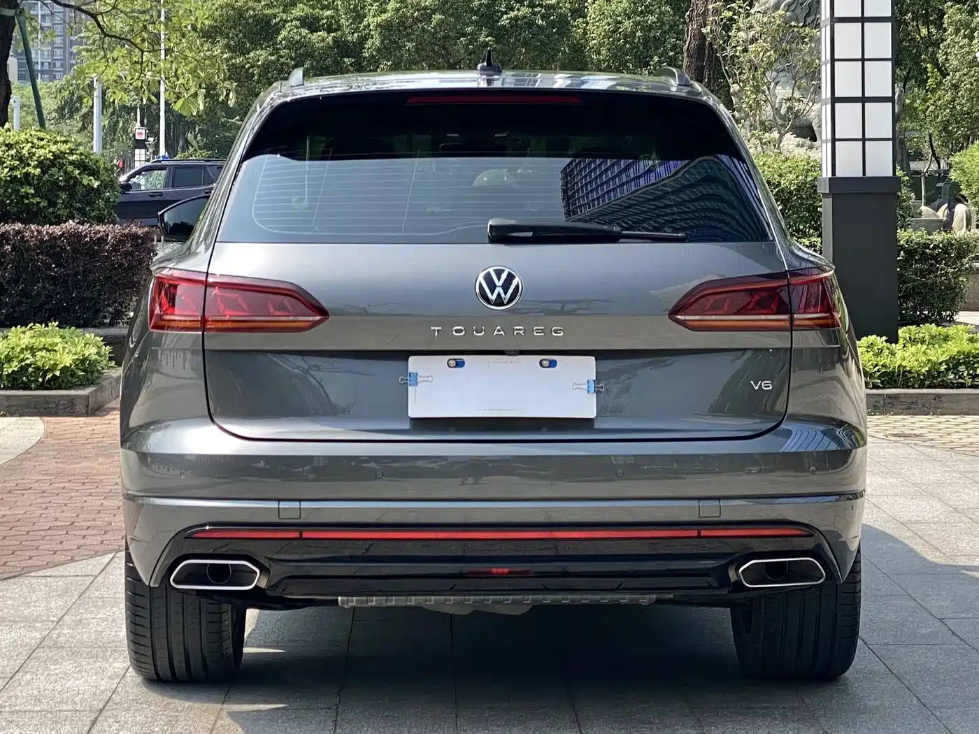 Volkswagen Touareg 2022 3.0TSI Rui Xiang Edition Gloss Black Sport Package фото 4
