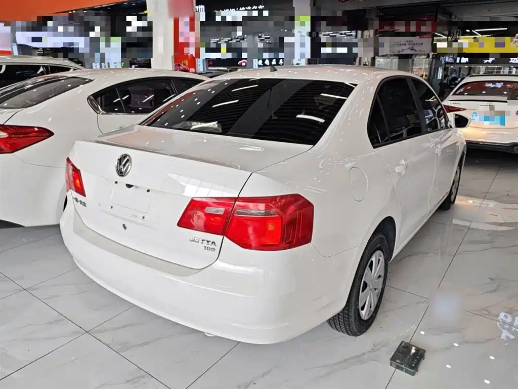 Volkswagen Jetta 2015 1.6L Auto Trend фото 7