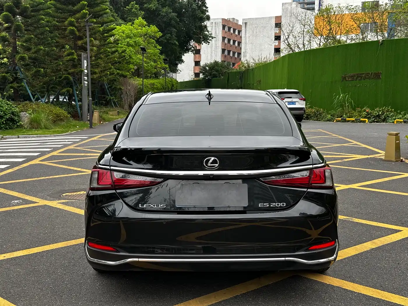 Lexus ES 2022 200 Excellence Edition фото 5