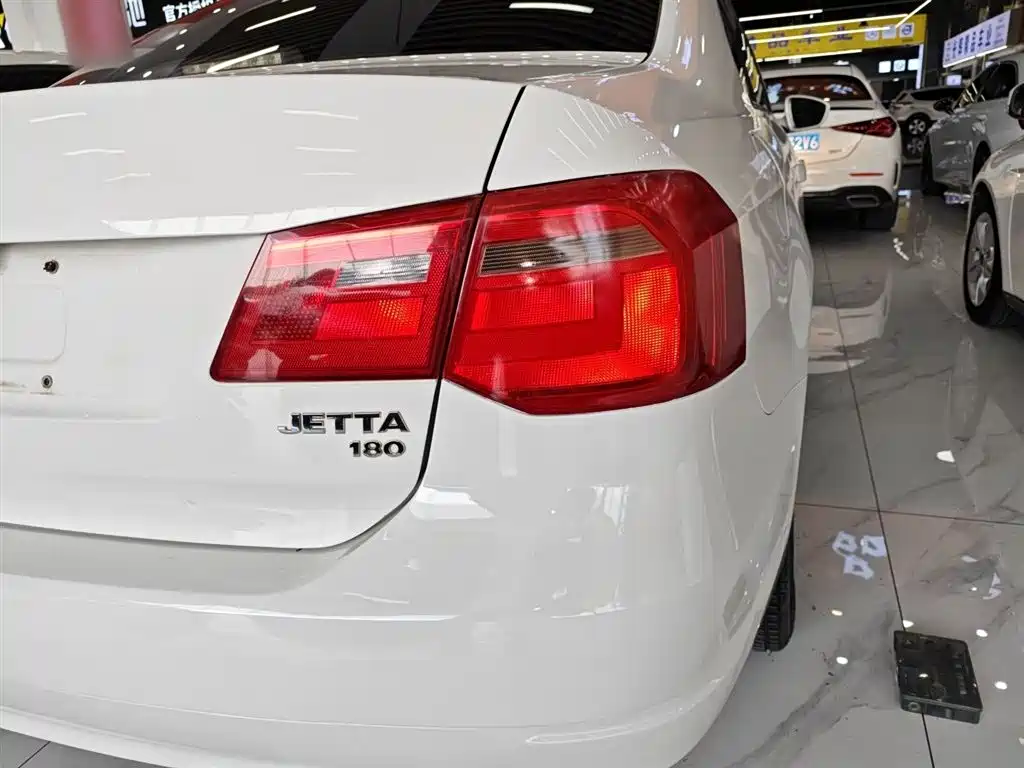 Volkswagen Jetta 2015 1.6L Auto Trend фото 8