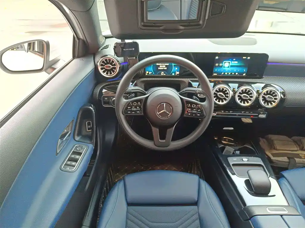 Mercedes-Benz A-Class 2019 A 180 L фото 11
