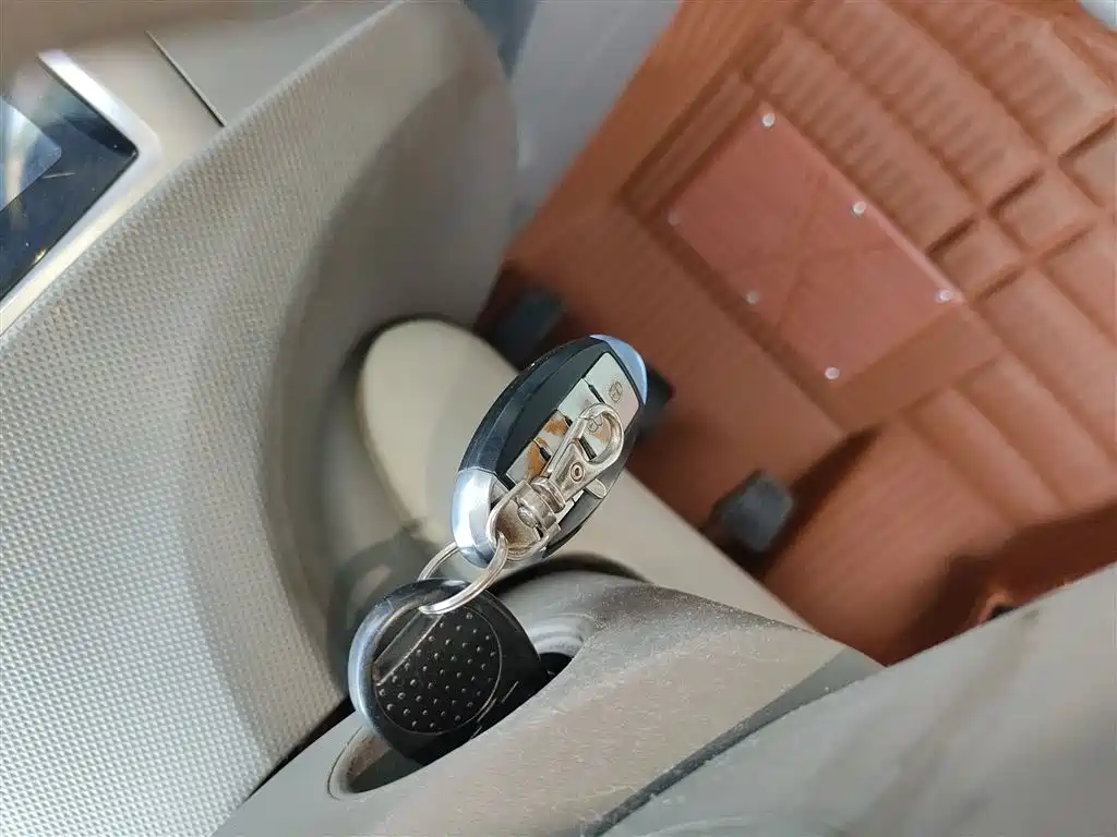 Chevrolet Sail 2013 Sedan 1.2L Manual Fashion Happiness Edition фото 9
