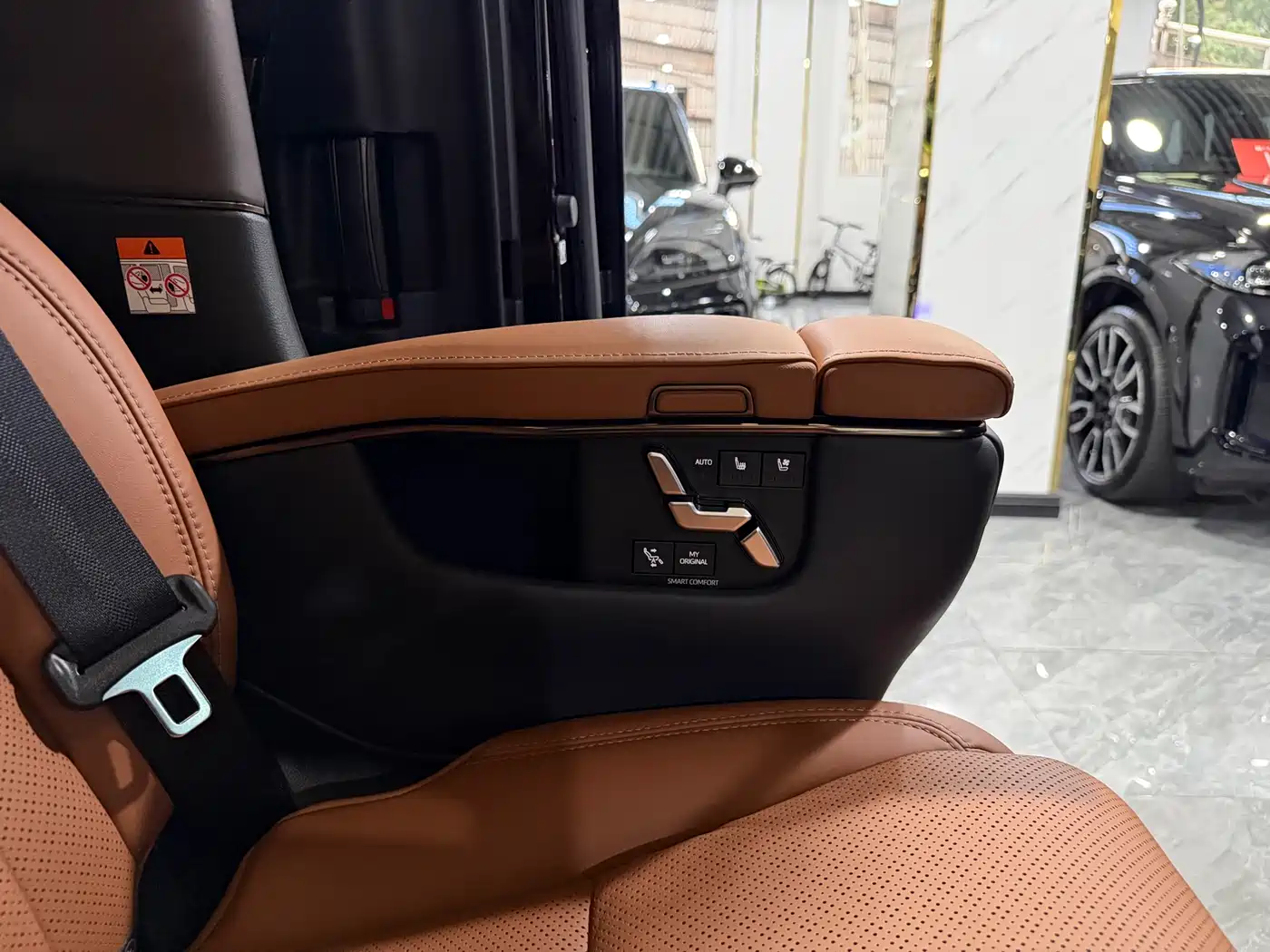 Toyota Alphard 2024 Hybrid 2.5L Ultimate Enjoyment Edition фото 8