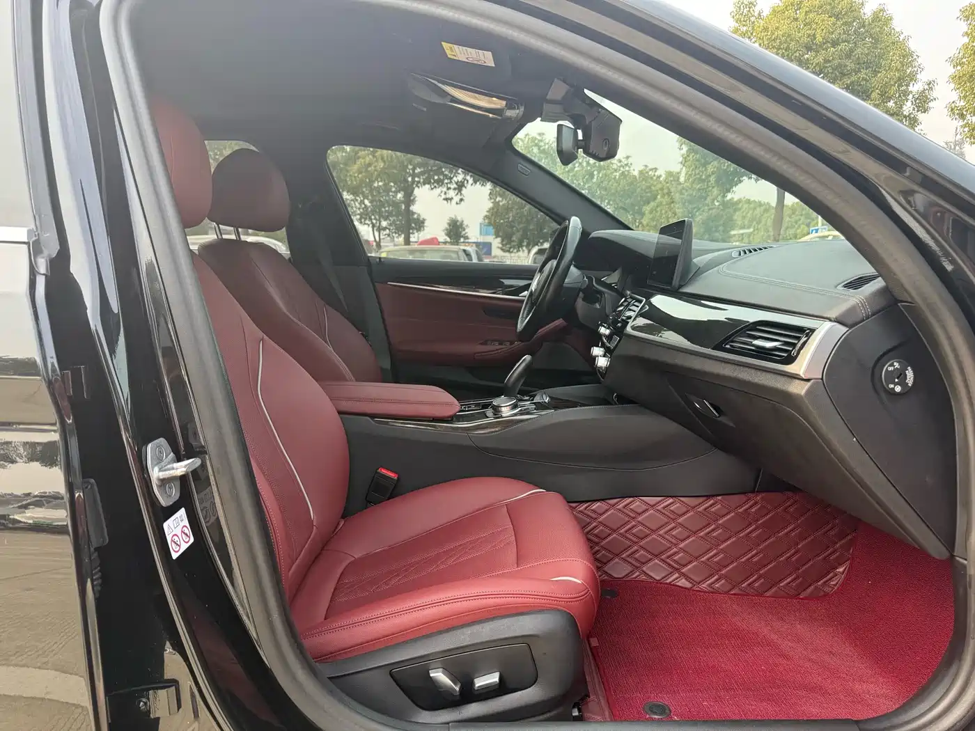 BMW 5 Series 2022 525Li M Sport Package фото 8