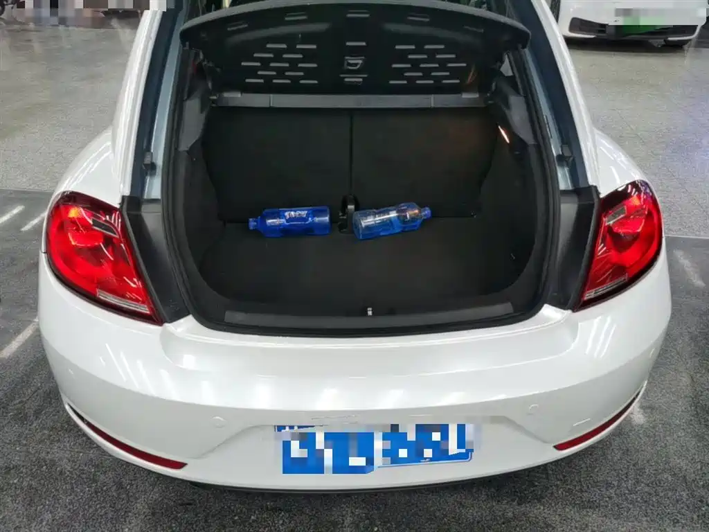 Volkswagen Beetle 2017 180TSI Enjoy фото 9