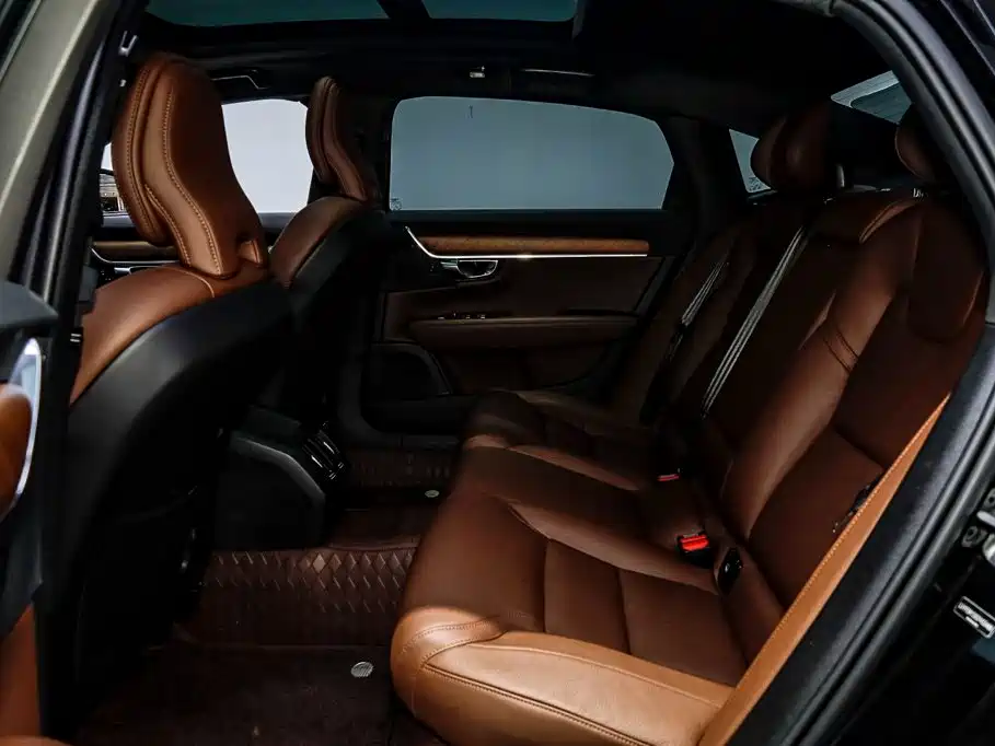 Volvo S90 2025 2024 B5 Momentum Luxury Edition