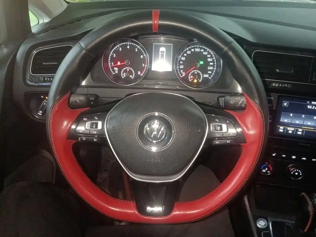 Volkswagen Golf 2018 230TSI Automatic Luxury фото 7