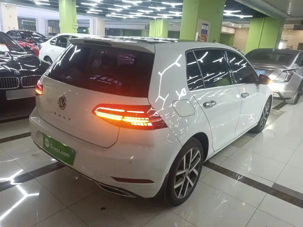 Volkswagen Golf 2018 230TSI Automatic Luxury фото 5