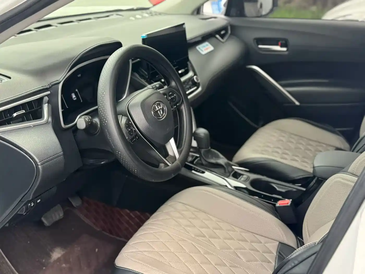 Toyota Frontlander 2024 2.0L CVT Luxury Edition фото 3