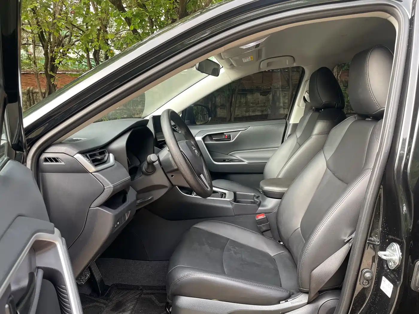Toyota RAV4 Rongfang 2024 2.0L CVT FWD Urban Edition фото 9