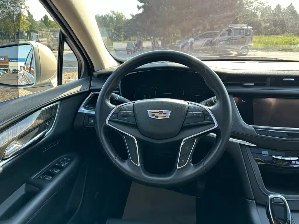 Cadillac XT5 2017 2016 28T AWD Luxury Model