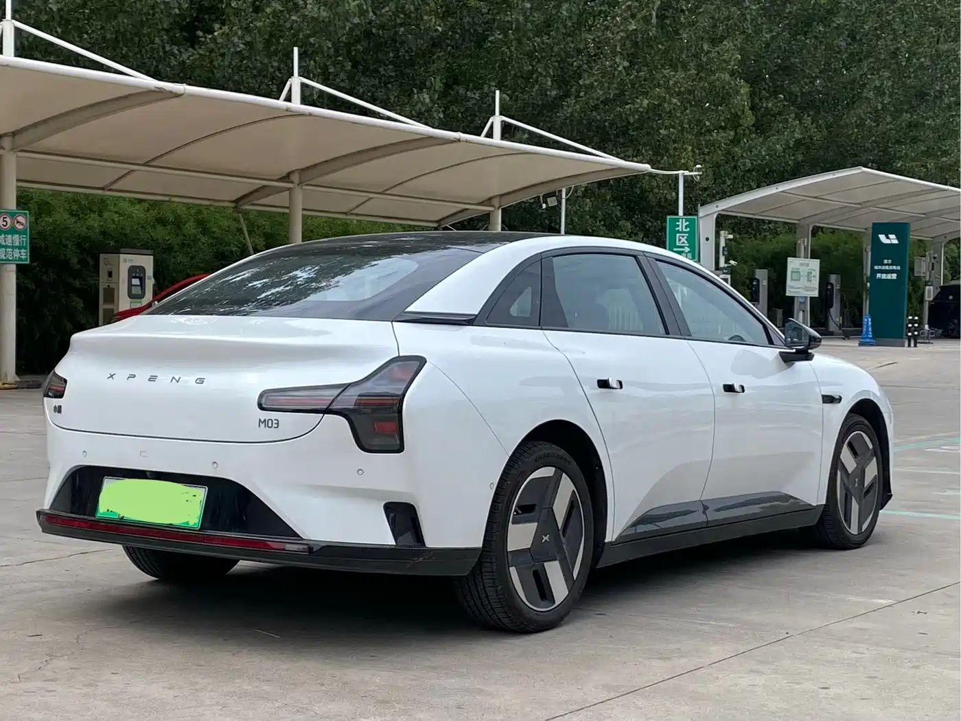 Фото 15 - XPeng MONA M03