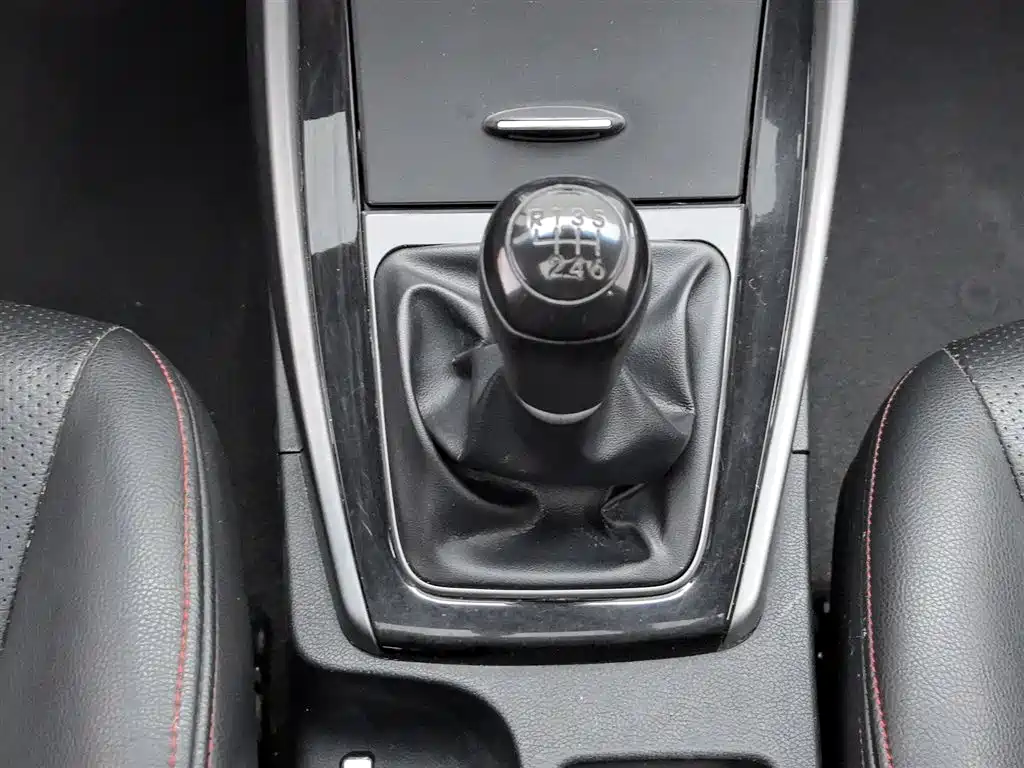Hyundai Langdong 2016 1.6L Manual Premium Edition фото 13