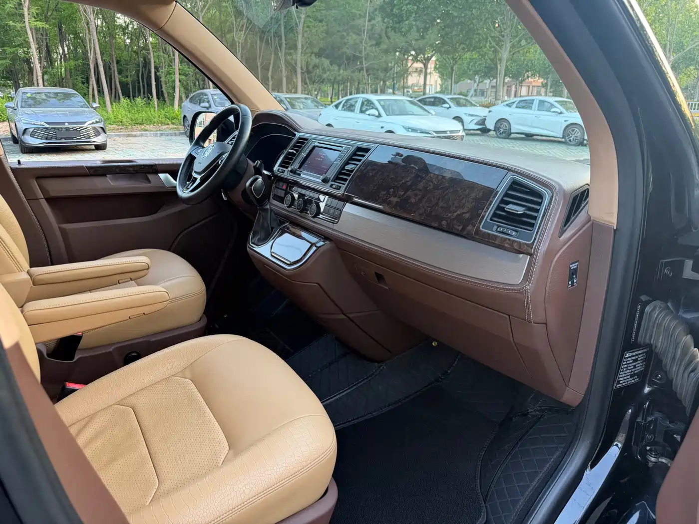 Volkswagen Caravelle 2017 2.0TSI 4WD Luxury 7-Seater фото 8