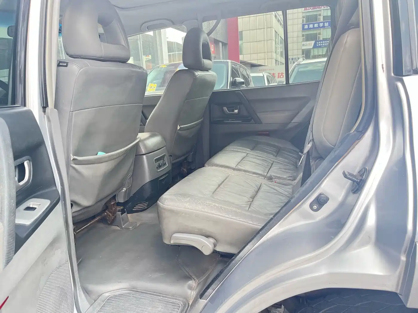 Mitsubishi Pajero 2007 2006 Model 3.0L MT GLS