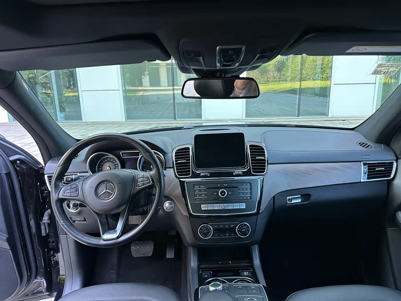 Mercedes-Benz GLE 2018 GLE 400 4MATIC Ultimate Edition фото 9