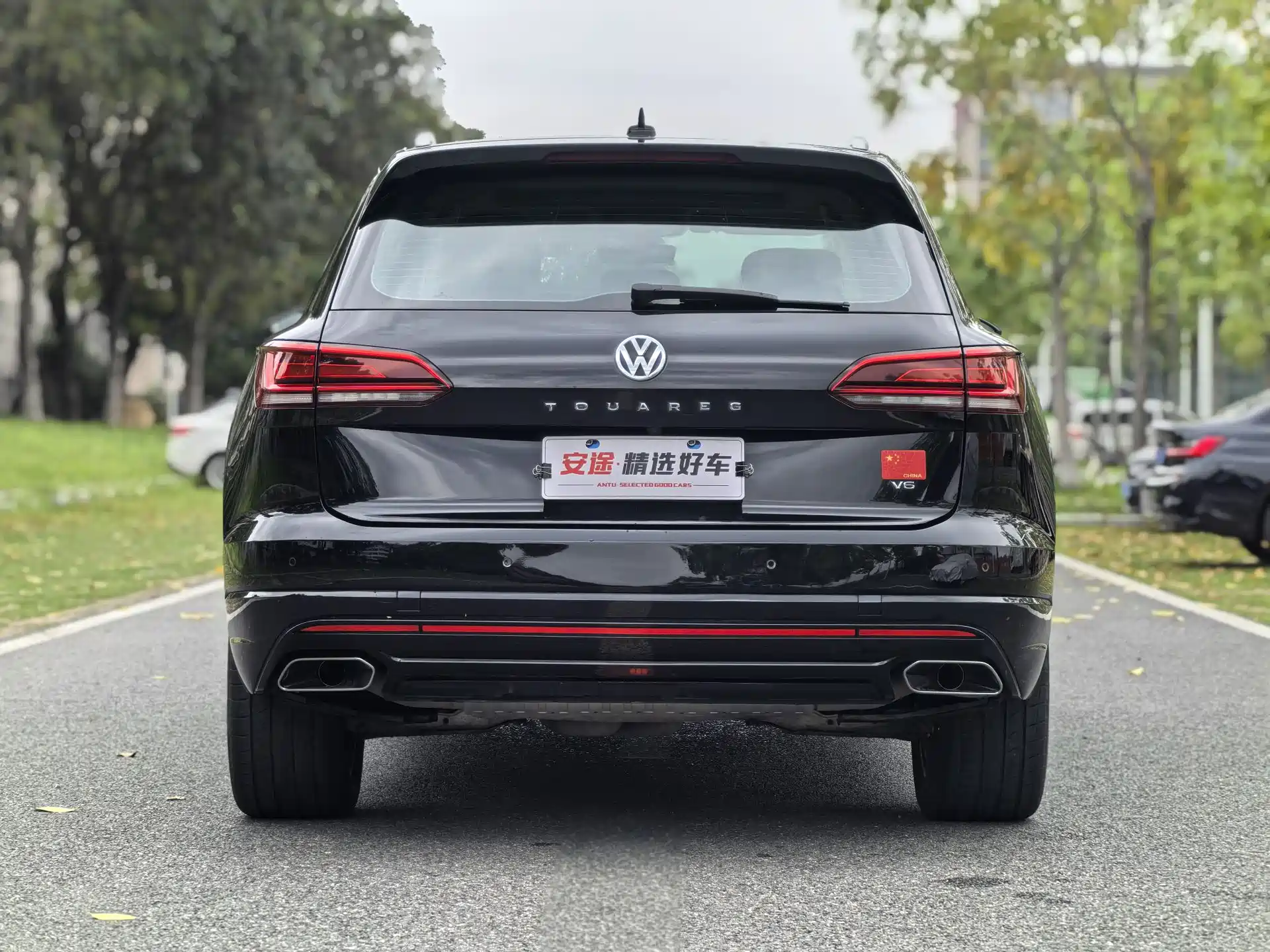 Фото 4 - Volkswagen Touareg