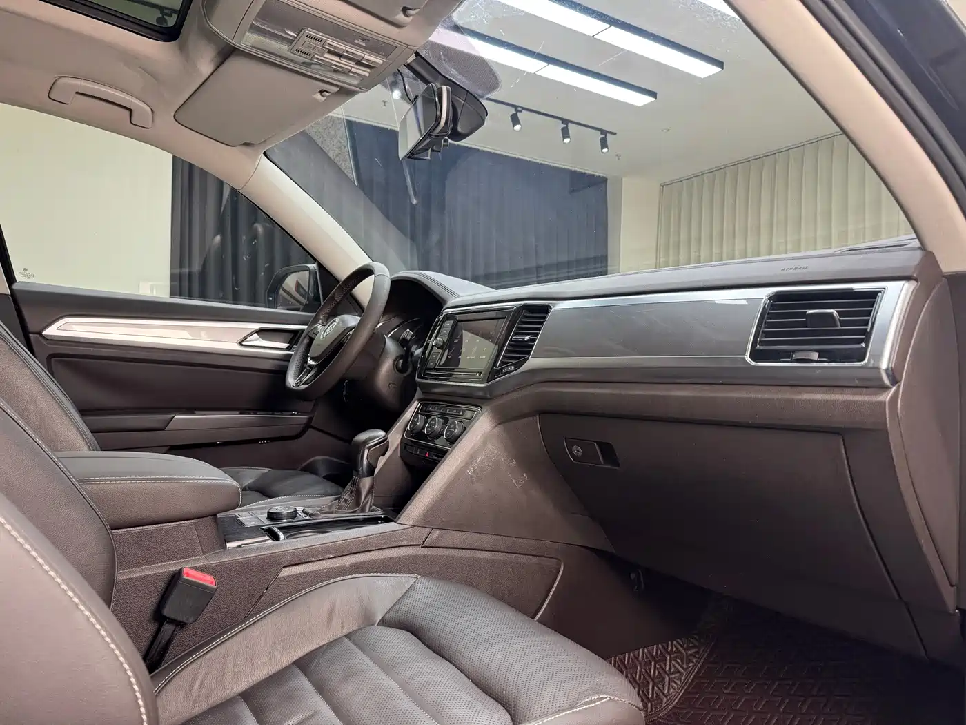 Volkswagen Teramont 2019 380TSI 4WD Luxury Edition China VI фото 35