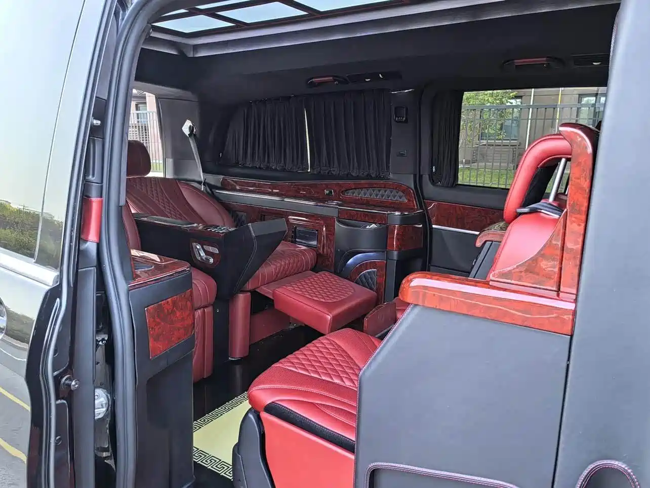 Mercedes-Benz V-Class 2018 V 260 L Premium Long Version China V фото 14