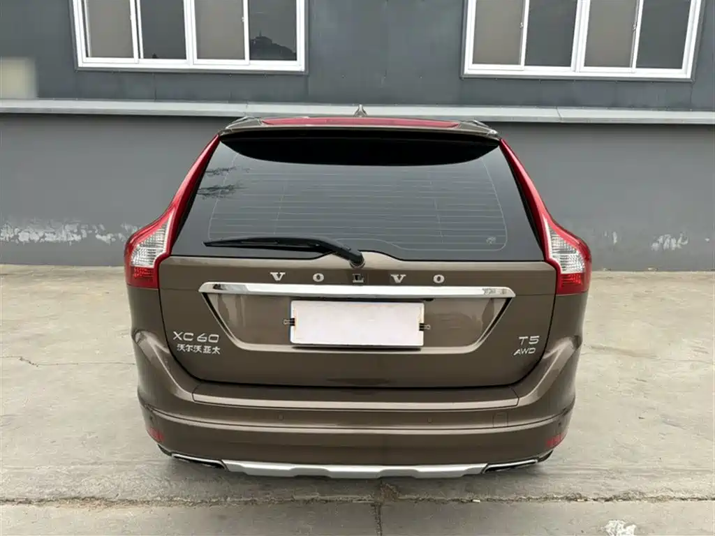 Фото 22 - Volvo XC60