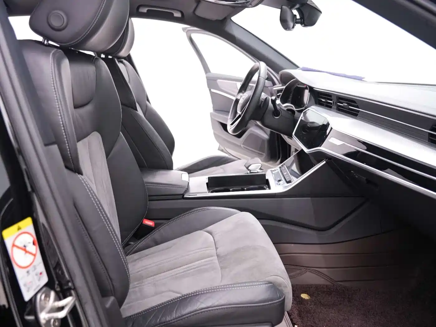 Audi A6L 2021 40 TFSI Luxury Sport фото 16