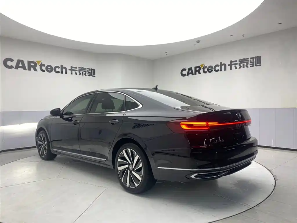 Volkswagen Passat 2022 330TSI Elite Edition фото 7