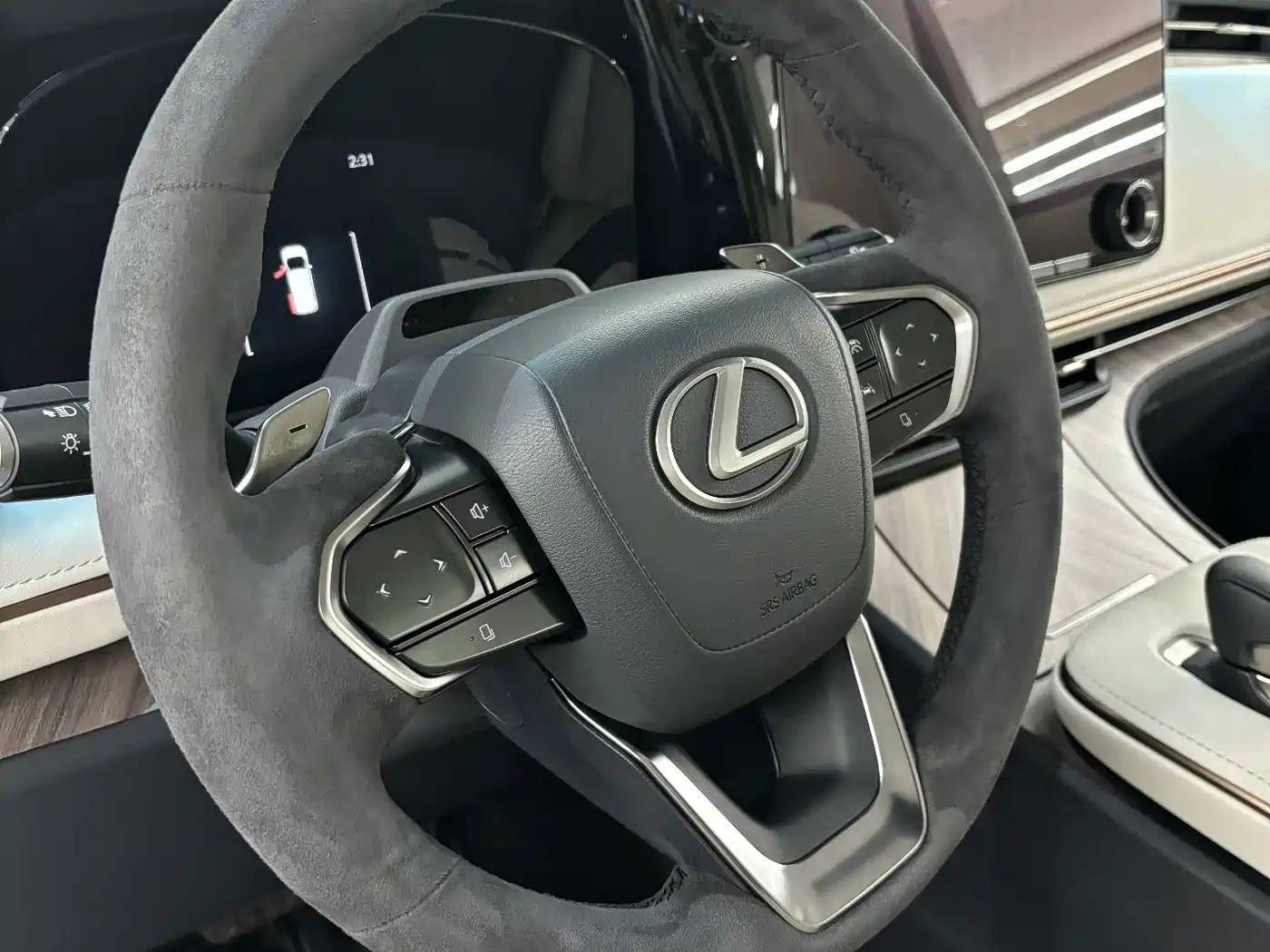 Lexus LM 2026 2023 500h 6-Seater Prestige Edition