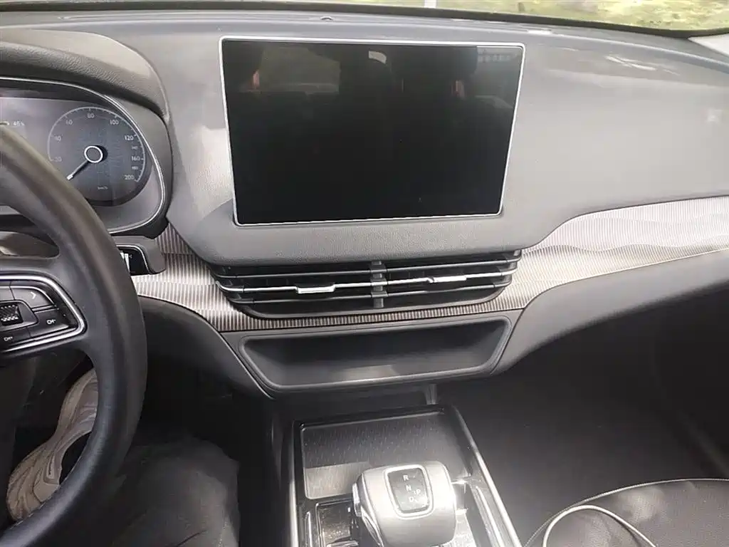 Hongqi E-QM5 2023 Facelift Basic Travel Edition фото 13