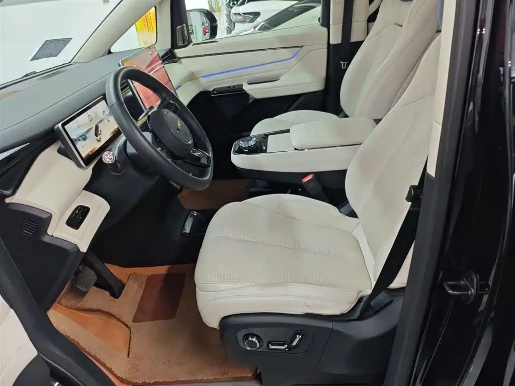 Geely Galaxy Yizhen L380 2025 Model 650km Flagship Edition AWD фото 11