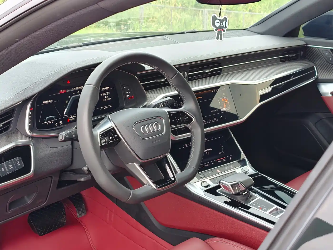 Audi A7L 2023 45 TFSI quattro S-line Black Warrior Edition фото 5
