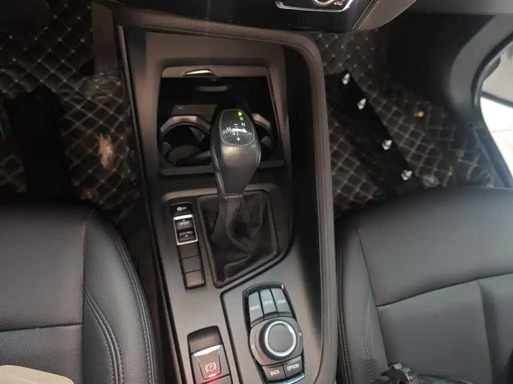 BMW X1 2019 sDrive18Li Fashion Model фото 10