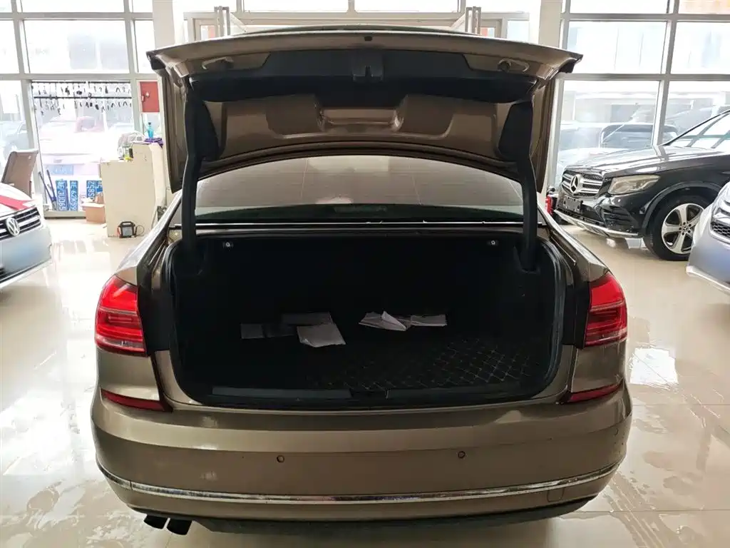 Volkswagen Passat 2017 280TSI DSG Prestige фото 19