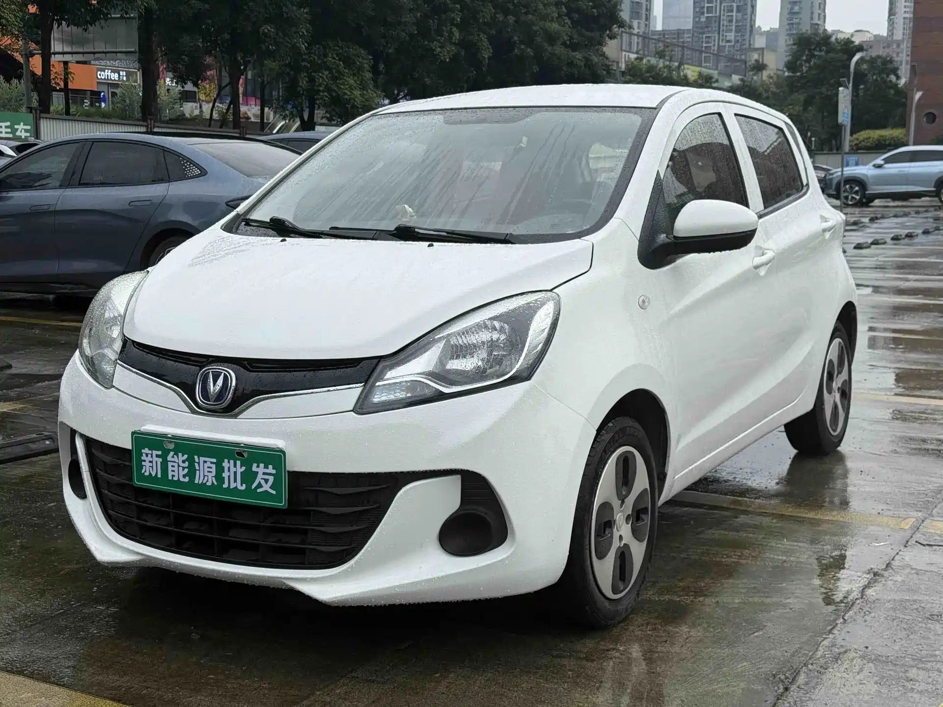 Photo 1 - Changan Benben E-Star