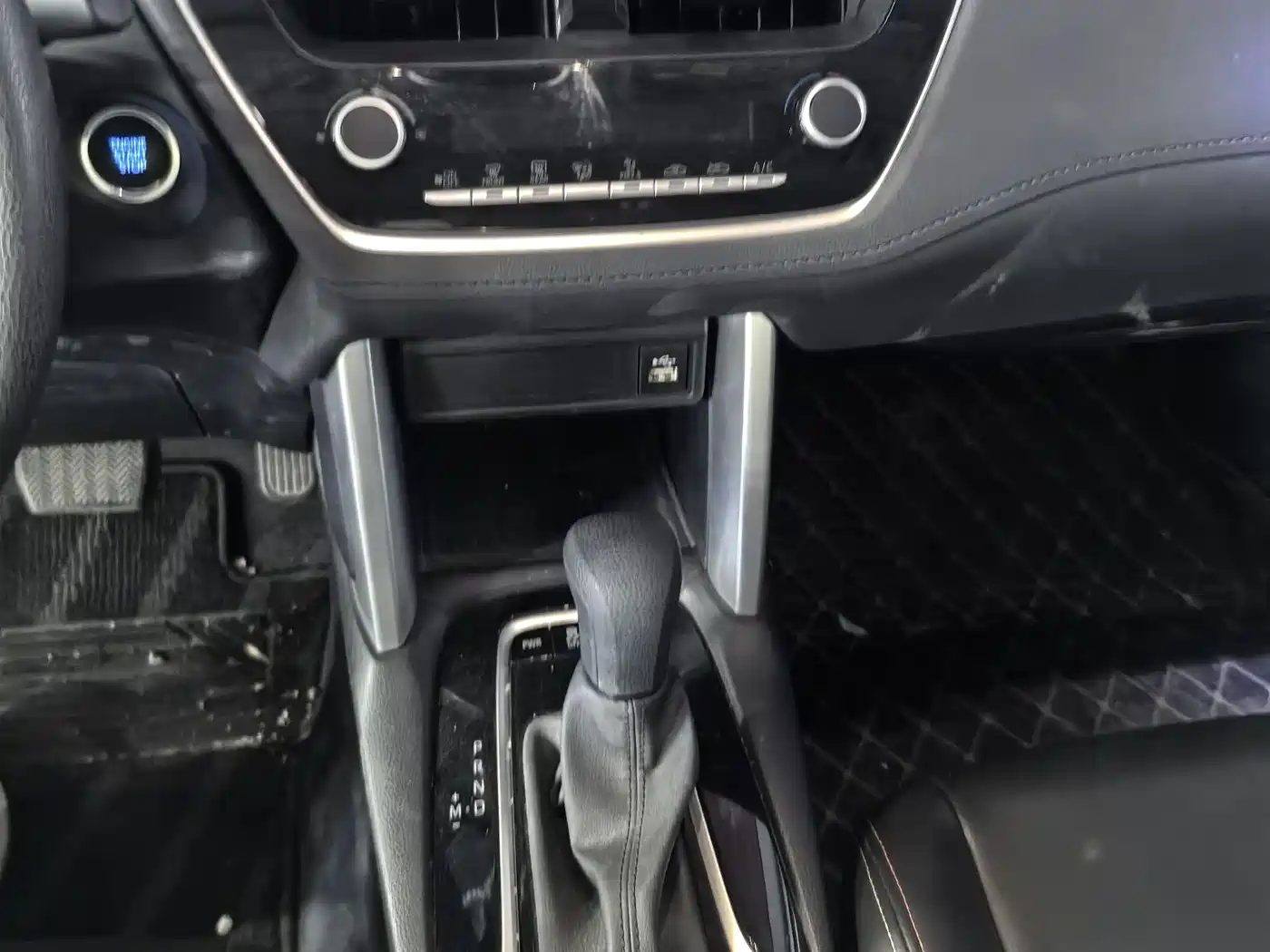 Toyota Corolla Cross 2022 2.0L Luxury Edition фото 10