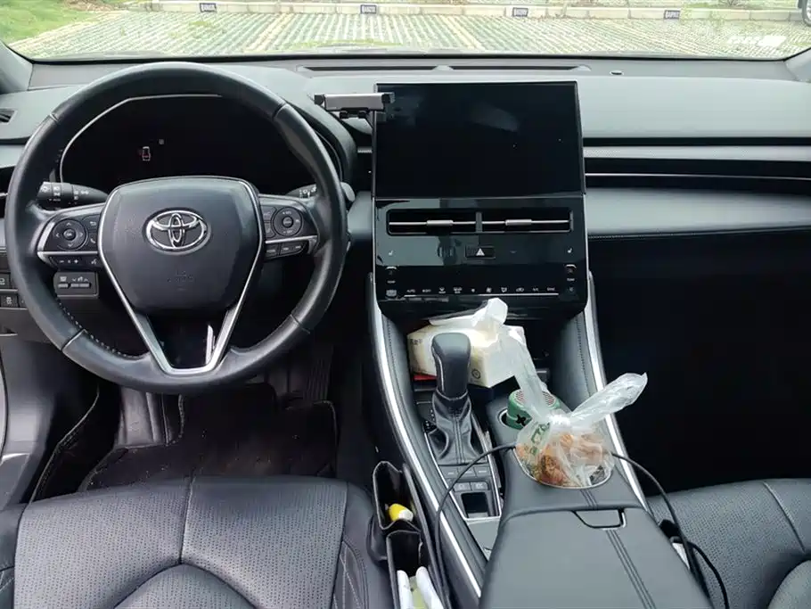 Toyota Avalon 2022 Hybrid 2.5L XLE Premium Edition фото 12