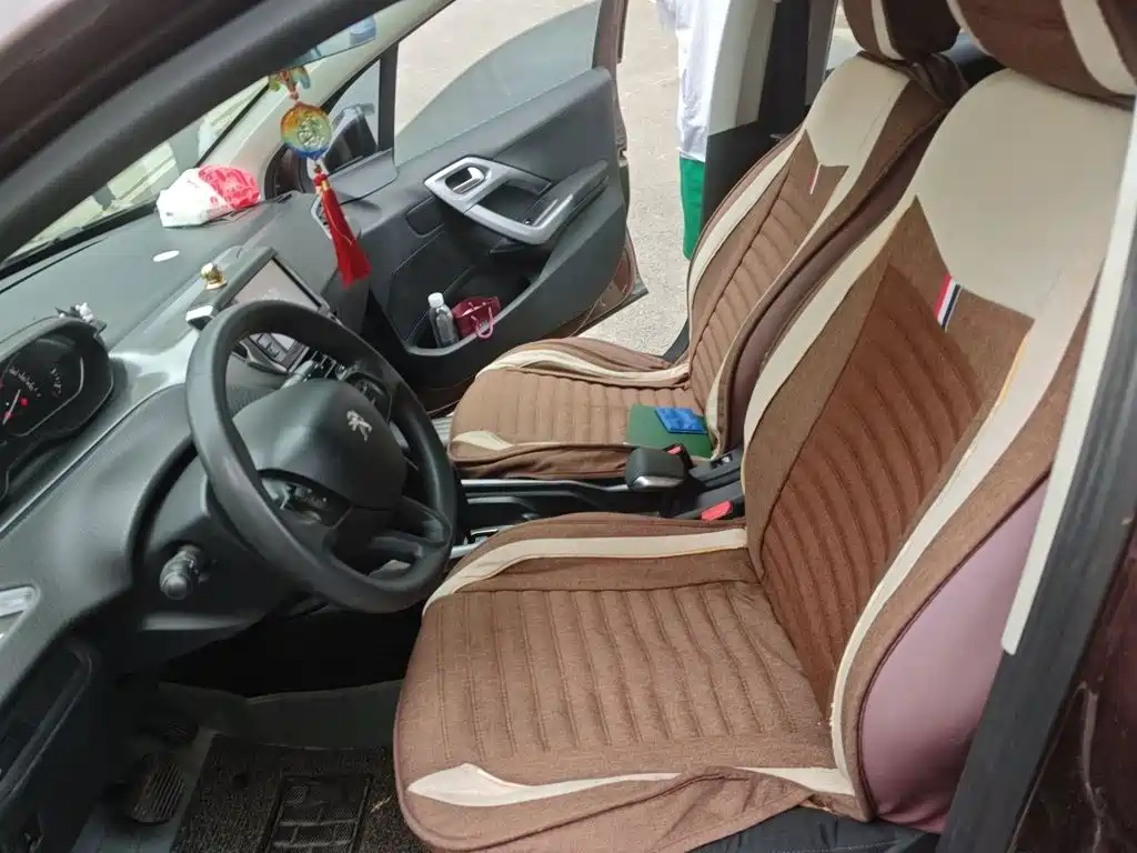 Фото 8 - Peugeot 2008