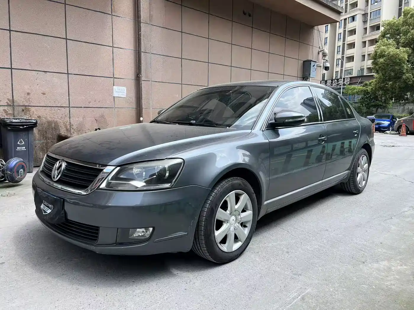 Volkswagen Passat Lingyu 2009 2.0L MFI Automatic Premium