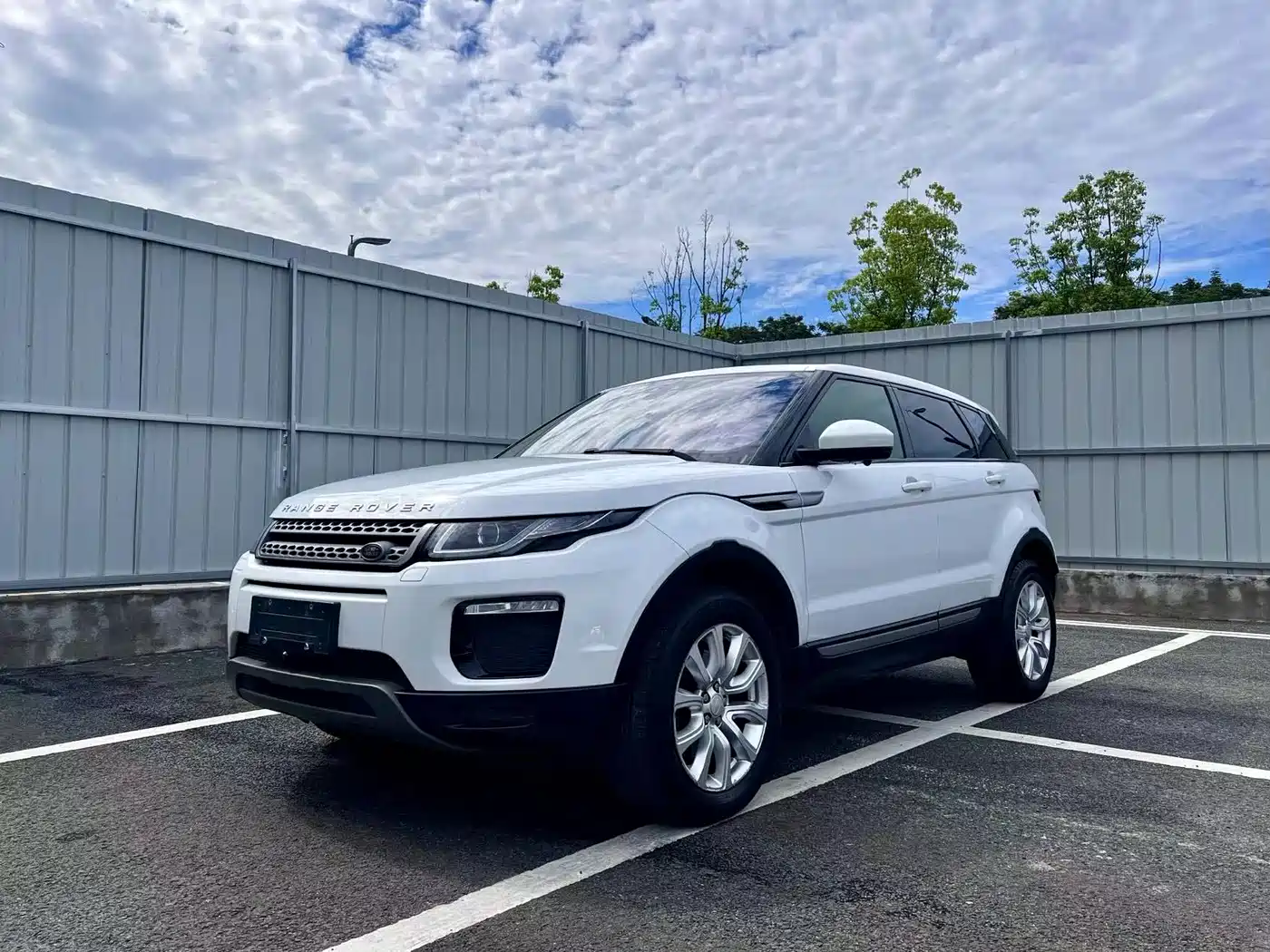 صورة 1 - Land Rover Range Rover Evoque