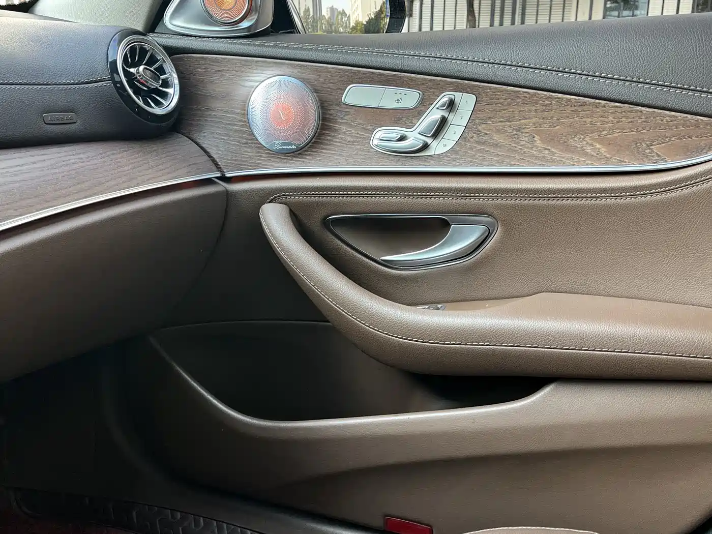 Mercedes-Benz E-Class 2023 E 300 L Luxury фото 24