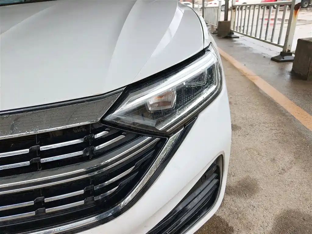 Volkswagen Sagitar 2023 Model Year 200TSI DSG Surpass Edition фото 17